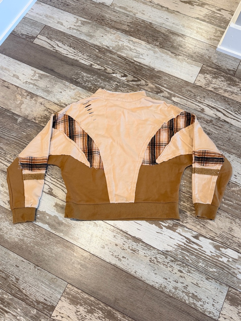 Miss Me Cream And Brown Pieces Henley Pullover Top women’s XS - Picture 2 of 8